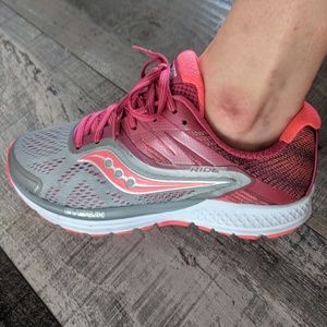 ⚠️sold⚠️New Saucony